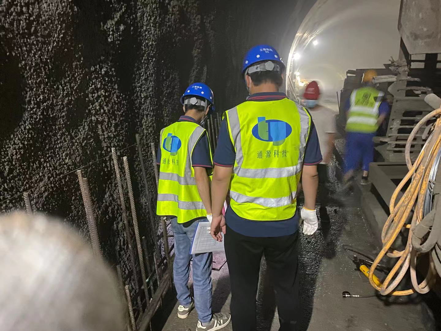 1627611445544001.jpg 隧道錨桿拉拔現(xiàn)場(chǎng)檢測(cè)2.jpg